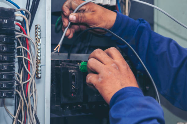 Best Circuit Breaker Repair  in Markesan, WI